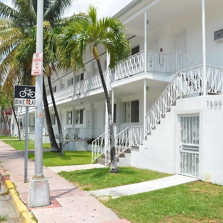 Miami Club Resort Miami Beach Exterior photo